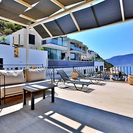 Luxury Close To The *