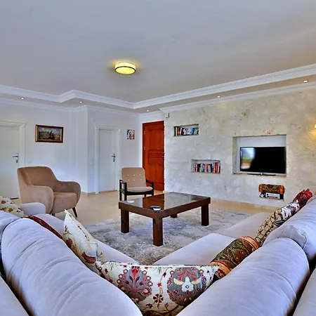Luxury Close To The 7884 Villa *