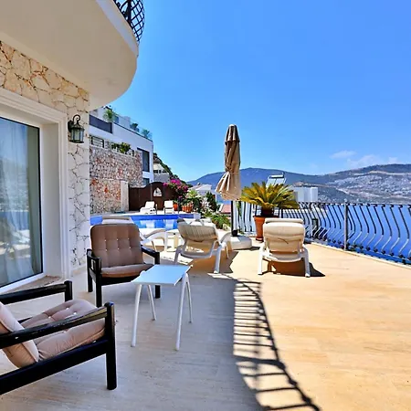 Luxury Close To The Villa
