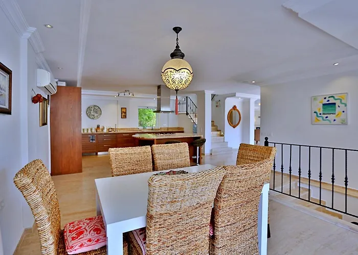 Luxury Close To The 别墅 *