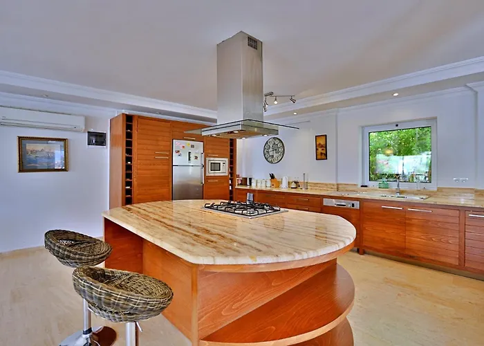 Luxury Close To The 别墅 *