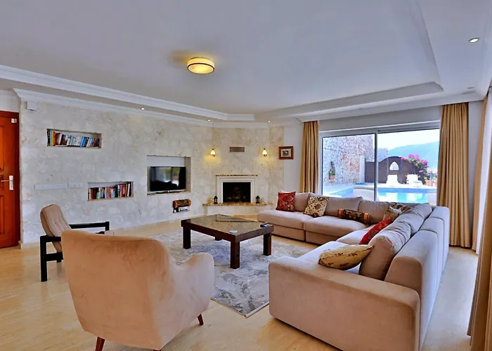 Luxury Close To The 别墅