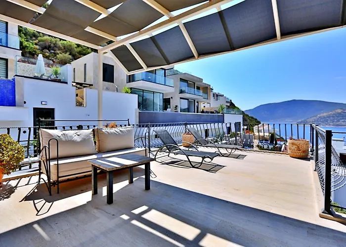 Luxury Close To The *