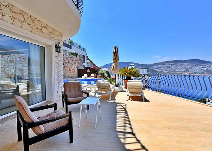 Luxury Close To The 别墅