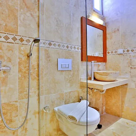Luxury Close To The Villa