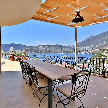 Villa Luxury Close To The