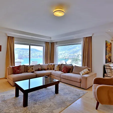 Villa Luxury Close To The